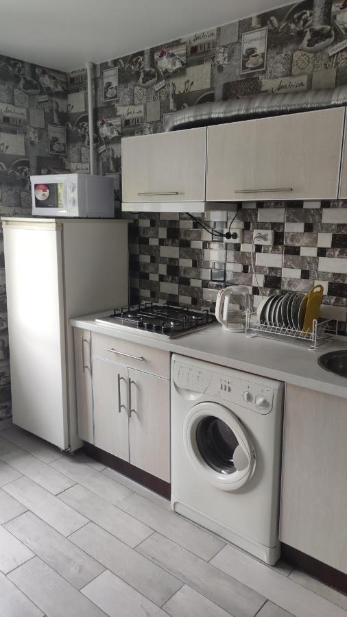 Затишна Квартира Cherkasy Exterior foto